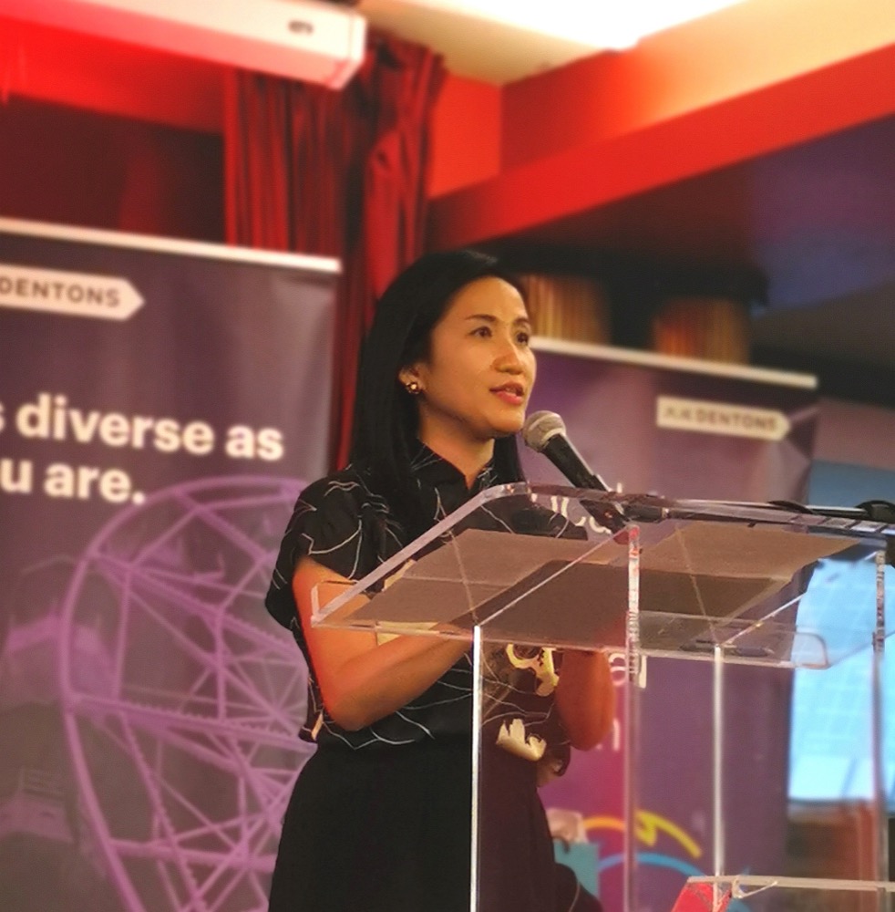 Ms Mo speaks at the Spring Festival Gala 2022 organsied by the Hong Kong Canada Business Association (Calgary Section) on May 6.