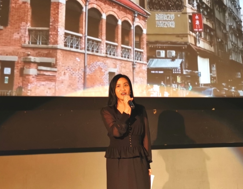 Director of the Hong Kong Economic and Trade Office (Toronto) Ms Emily Mo speaks before the screening of Anita at the “Hong Kong Movie Night” organised by Hong Kong-Canada Business Association (Calgary Section) in Calgary on May 5.