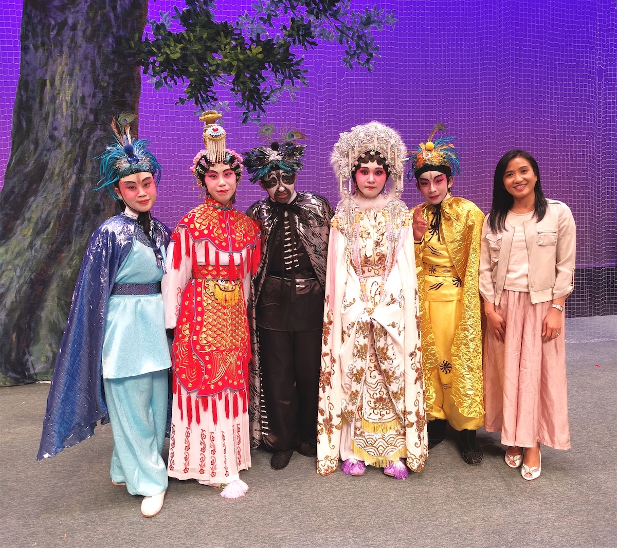 The Director of the Hong Kong Economic and Trade Office (Toronto), Ms Emily Mo (right), is pictured with the Cantonese opera starlets of the Starlight Chinese Opera Performing Arts Centre after the Cantonese opera performance at Flato Markham Theatre in Markham on July 24.