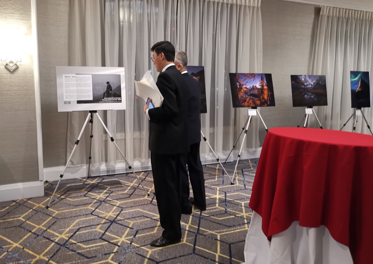 A photo exhibition showing the stunning landscape of Canada by a Hong Kong young photographer Kelvin Yuen was featured at the HKCBA GTA Lunar New Year Gala 2023.