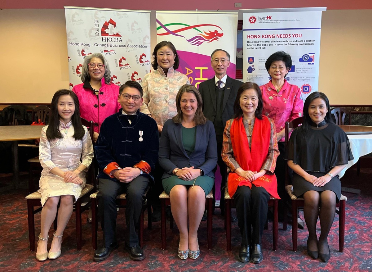 Photo shows Director of the Hong Kong Economic and Trade Office (Toronto), Ms Emily Mo (first row, first right), with (from right) Consul General of the People’s Republic of China in Calgary, Ms Zhao Liying; Premier of Albert, Ms Danielle Smith; President of HKCBA (Calgary Section), Mr Ben Leung and his wife at the Lunar New Year Gala held by the Hong Kong-Canada Business Association (Calgary Section) on March 1.