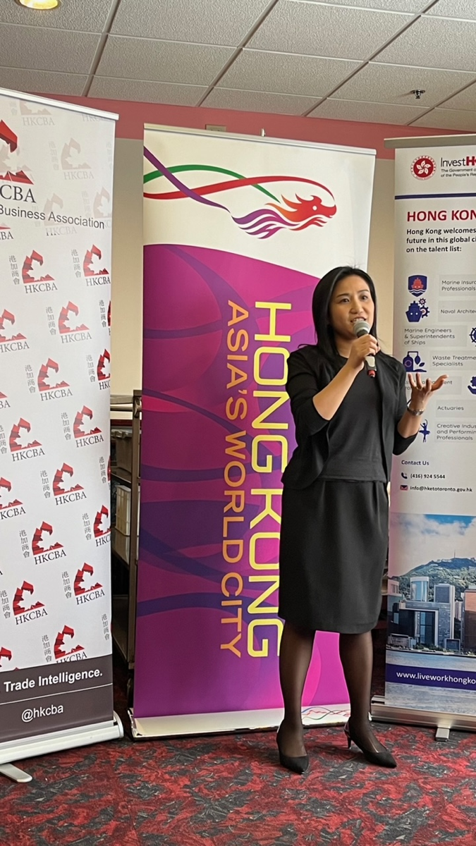 Director of the Hong Kong Economic and Trade Office (Toronto), Ms Emily Mo, delivers welcoming remarks at the student reception co-organized by the Hong Kong-Canada business Association (Calgary Section), HKETO and Invest Hong Kong in Calgary on March 1.
