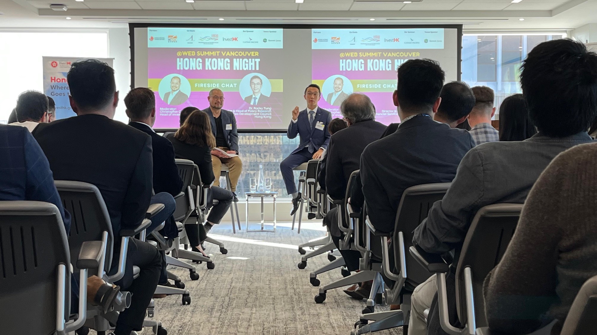 Head of Investment Promotions of InvestHK (Canada), Mr Christopher Chen (centre left), and Director and Head of Policy Research, Financial Services Development Council, Dr Rocky Tung (centre right), shared insights at the fire-side chat of business networking event “Hong Kong Night” co-organised by Hong Kong Economic and Trade Office (Toronto) and Invest Hong Kong (Canada) on May 30.