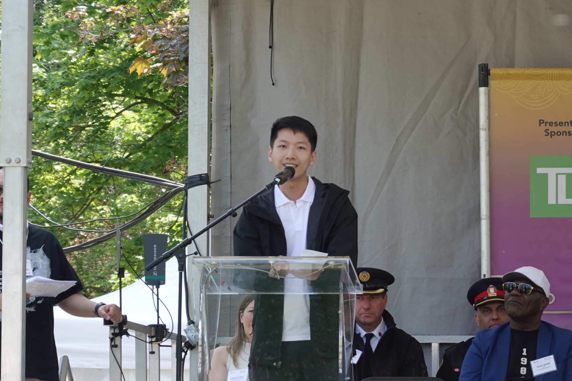 The Acting Director of the Hong Kong Economic and Trade Office (Toronto), Mr Gavin Yeung, delivers a speech at the opening ceremony of the 37th Toronto International Dragon Boat Festival on the Centre Island of Toronto, Canada, on June 14. 