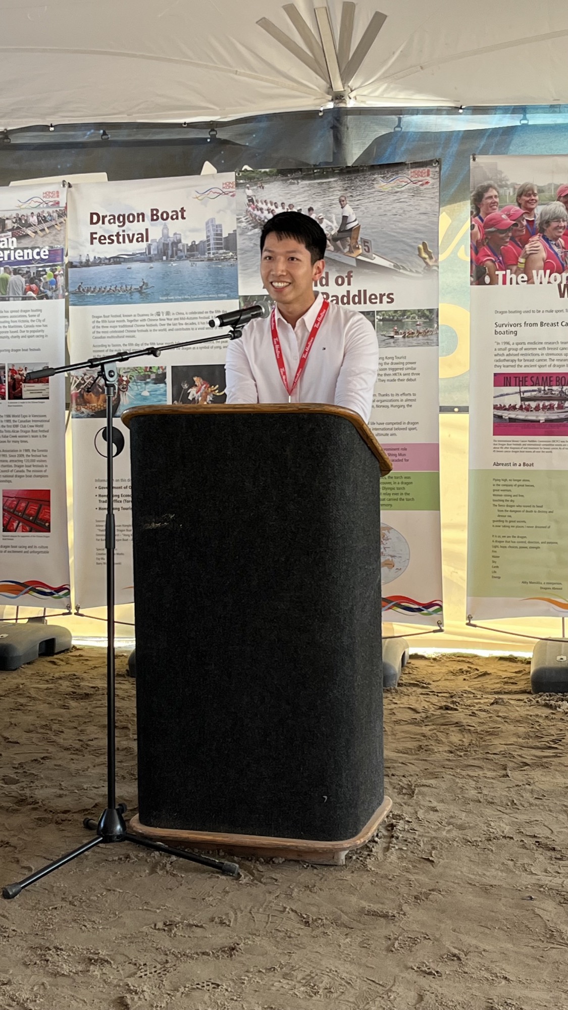 The Hong Kong Economic and Trade Office (Toronto) (HKETO) recently supported the Ottawa Dragon Boat Festival and Vancouver’s Concord Pacific Dragon Boat Festival in Canada. Photo shows the Acting Director of the HKETO, Mr Gavin Yeung, speaking at the Ottawa Dragon Boat Festival on June 20.