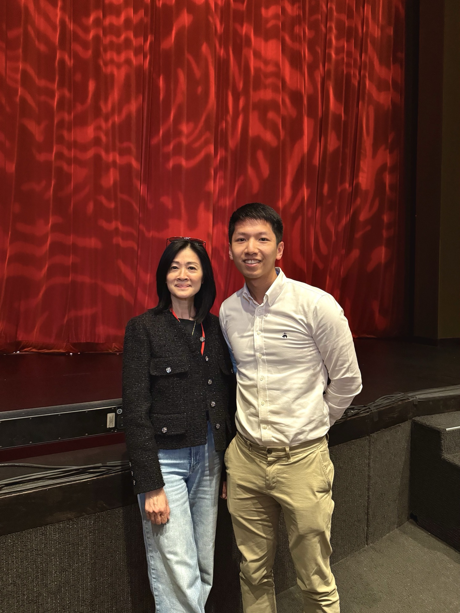 The Acting Director of the Hong Kong Economic and Trade Office (Toronto) (HKETO), Mr Gavin Yeung, watches the performance of the classic repertoire of “the Romance of the Phoenix Tower” at the Flato Markham Theatre on July 19. Photo shows Mr Yeung (right) with a representative of the organizer at the event.