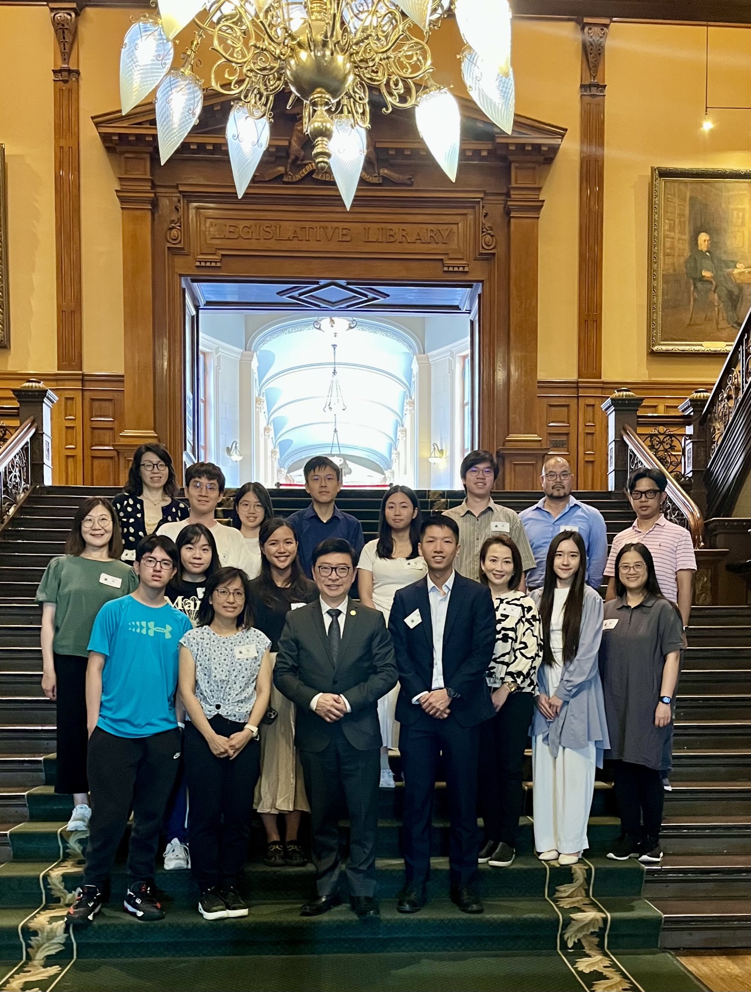 University student interns from Hong Kong visited Queen’s Park and pictured with the Member of Provincial Parliament, Mr Billy Pang (front row, third from left) and the Acting Director of the Hong Kong Economic and Trade Office (Toronto), Mr Gavin Yeung (front row, fourth from right). 