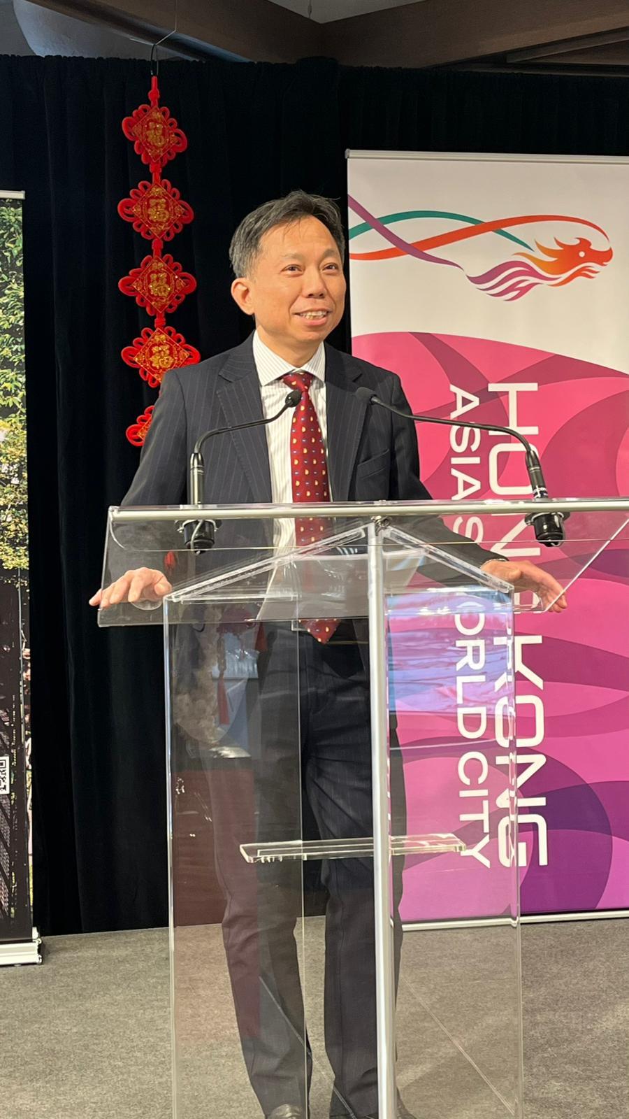 The Hong Kong Economic and Trade Office (Toronto) (HKETO) and the Hong Kong Tourism Board (Canada) held a joint spring reception in Toronto on February 12. Photo shows the Director of the HKETO, Mr Bill Wong, delivering his welcoming remarks.