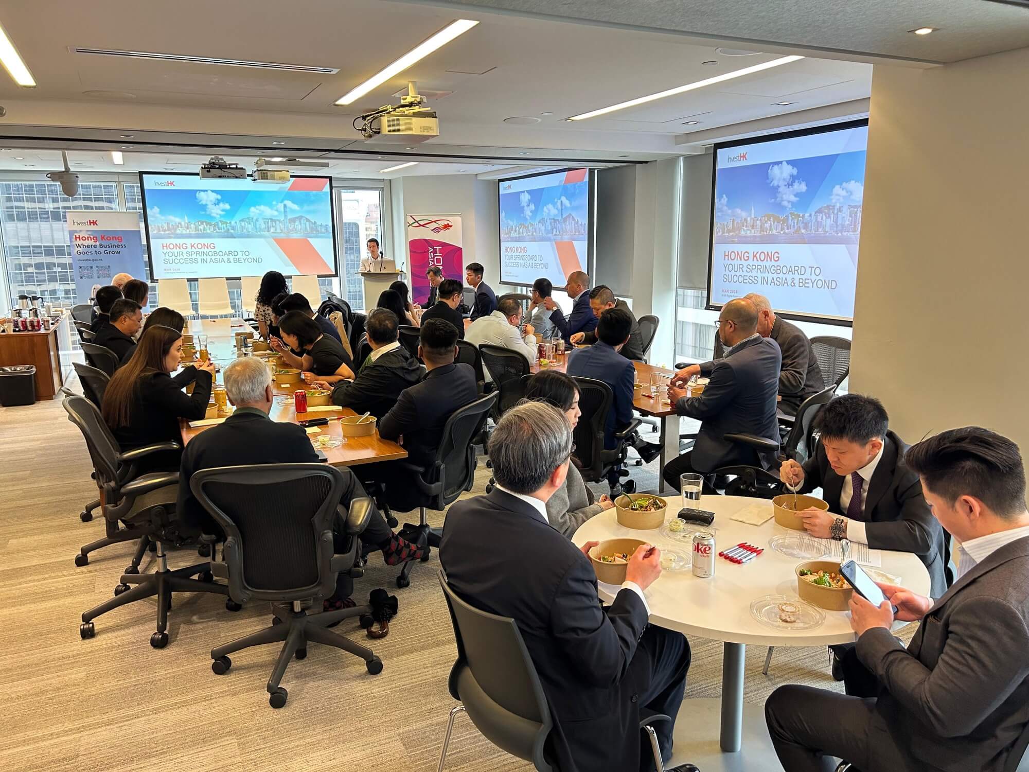 The business seminar titled “Capital Without Borders: Unlocking Trans-Pacific Opportunities”, organised by the Hong Kong-Canada Business Association (Vancouver Chapter) and supported by the Hong Kong Economic and Trade Office (Toronto) on May 13, highlighted the unique advantages Hong Kong offers for family offices.