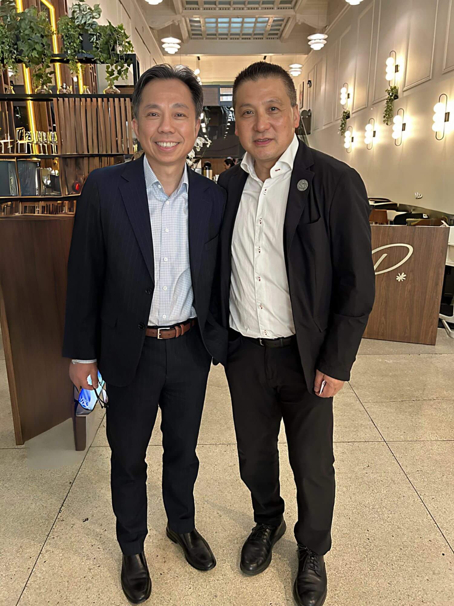 Picture shows the Director of the Hong Kong Economic and Trade Office (Toronto), Mr Bill Wong (left), with the Mayor of Prince George, Mr Simon Yu.